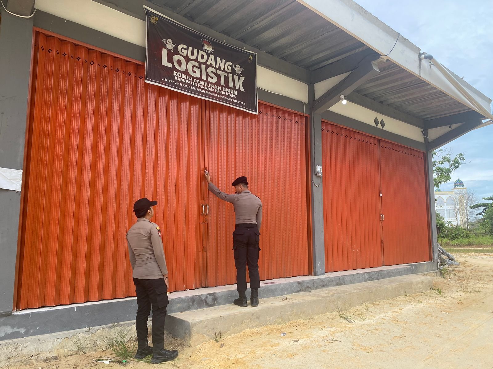 WhatsApp Image 2024 06 19 at 10.45.47 Polres PPU Pastikan Keamanan Gudang Logistik Jelang Pilkada di wilayah kabupaten PPU PROKALTIM