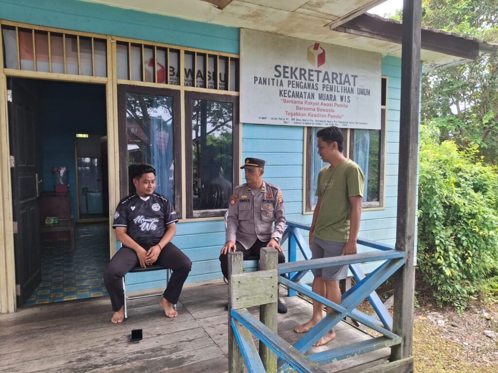 WhatsApp Image 2024 06 20 at 22.06.30 Jelang Pilkada 2024, Polsek Muara Wis Gelar Patroli Dialogis 3 Pilar PROKALTIM