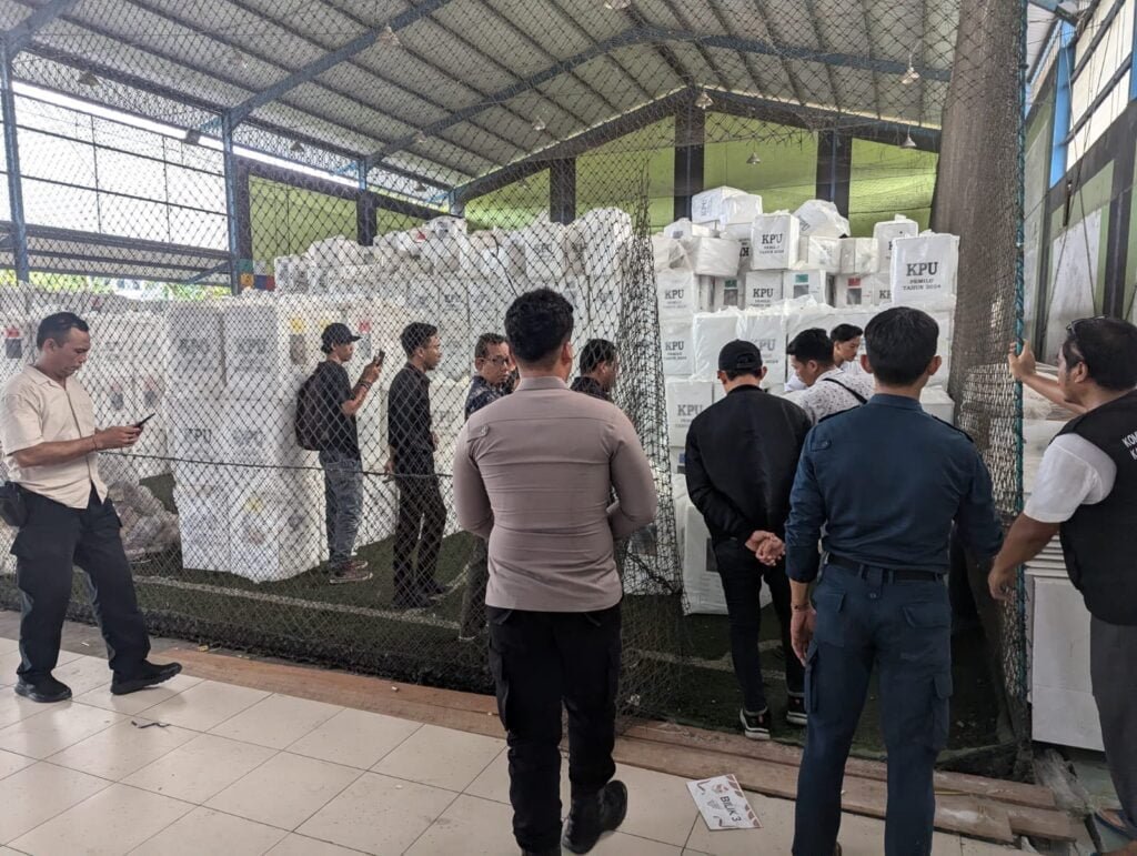 WhatsApp Image 2024 06 23 at 05.56.05 Polres Kukar Lakukan Pengamanan Pergeseran Kotak Suara untuk Perhitungan Surat Suara Ulang PROKALTIM