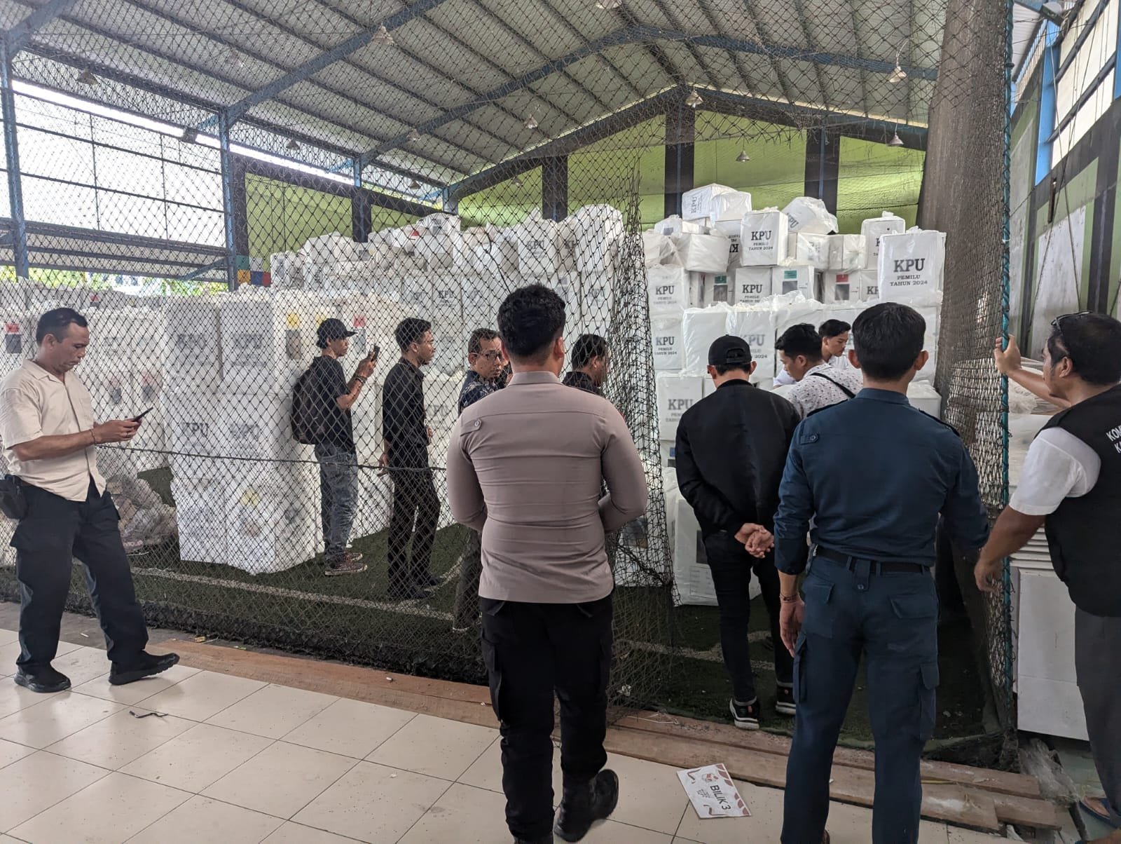 WhatsApp Image 2024 06 23 at 05.56.05 Polres Kukar Lakukan Pengamanan Pergeseran Kotak Suara untuk Perhitungan Surat Suara Ulang PROKALTIM