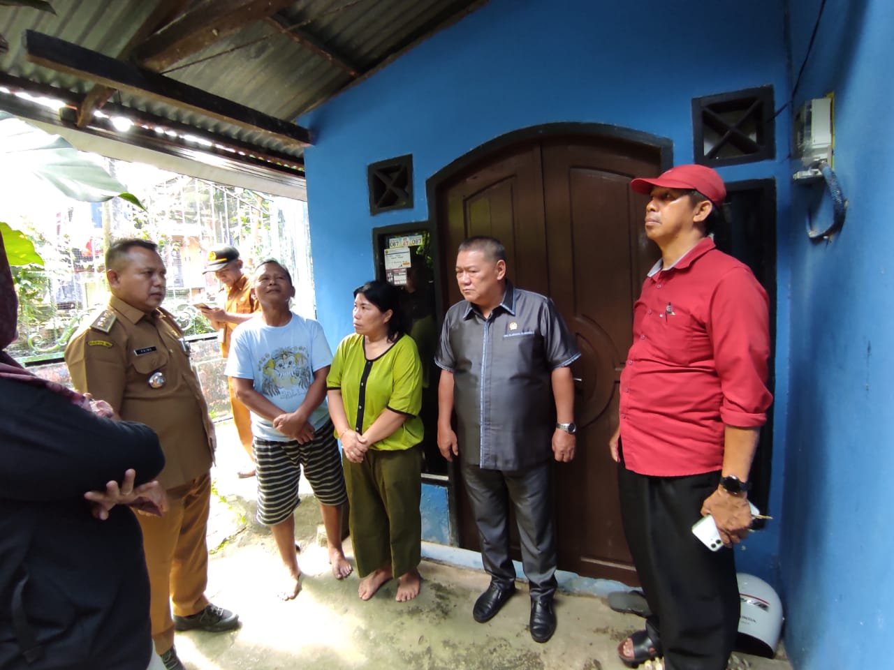 WhatsApp Image 2024 06 25 at 22.29.22 Anggota DPRD, Wiranata Oey Kunjungi Rumah Warga yang Longsor di RT 22 dan RT 47 Sumber Rejo PROKALTIM
