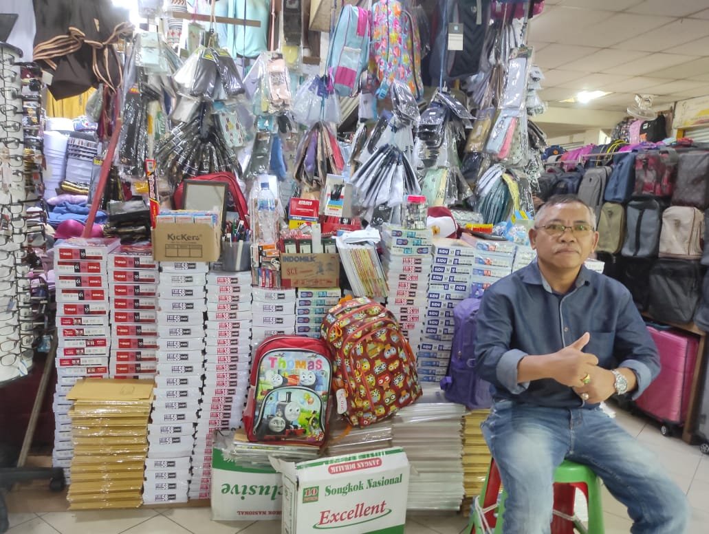 Harga Promosi, Kios H Irma di Rapak Plaza Sediakan Buku Tulis dan Perlengkapan Sekolah Lengkap