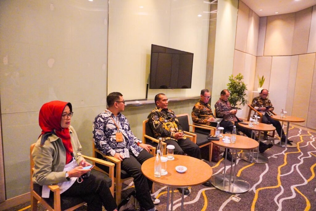 WhatsApp Image 2024 06 28 at 13.22.43 Sekda Masuk Tiga Besar Kategori Kota pada ASKOMPSI Digital Leadership Government Awards PROKALTIM