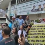 Sopir Angkot Balikpapan Demo Menolak Bus Trans City