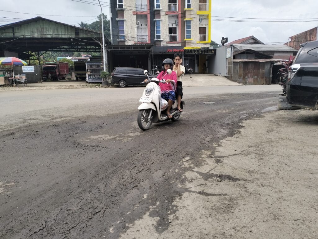 IMG20240701094903 Aspal di Jalan Merdeka Samarinda Sudah Rusak 10 Pemotor Terjatuh, Kabid Bina Marga: Segera Kami Perbaiki PROKALTIM