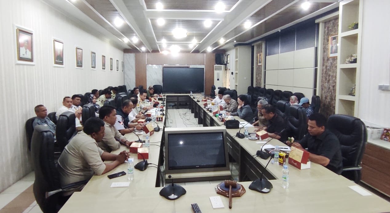 WhatsApp Image 2024 07 03 at 21.47.15 Hasil RDP Komisi II DPRD dengan OPD Terkait. Penertiban dan Penataan Pasar Pandansari Dilaksanakan 23 Juli 2024 Mendatang PROKALTIM