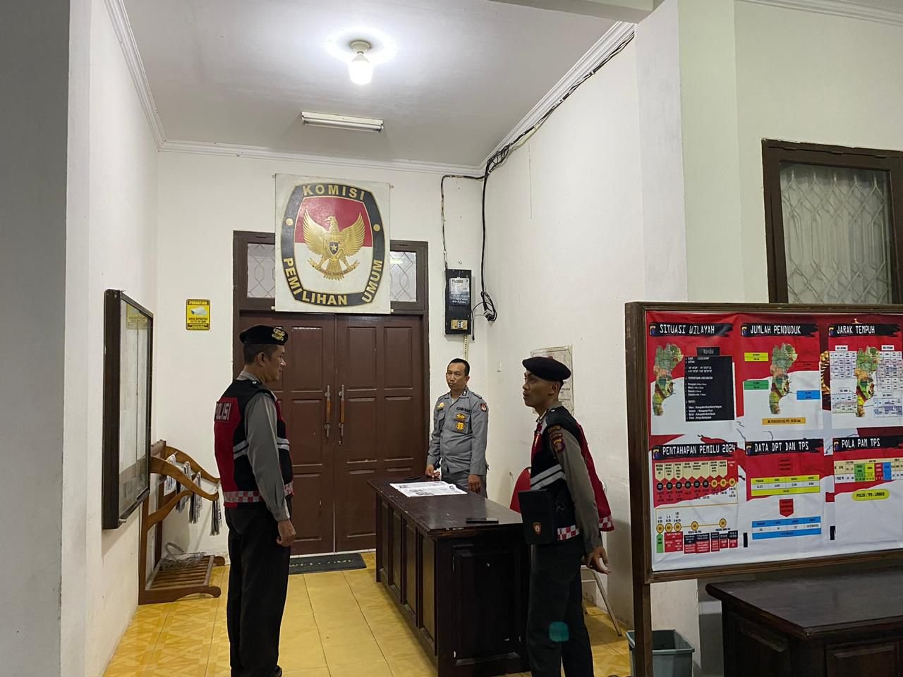 Sat Samapta Polres PPU Laksanakan Patroli dan Pengamanan di Kantor KPU