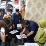 Petugas Pantarlih Coklit Ketua DPRD Sekeluarga, di Rumah Dinas Ketua DPRD Balikpapan