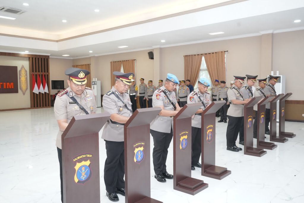 WhatsApp Image 2024 07 18 at 10.48.29 Kapolda Kaltim Pimpin Sertijab Empat Pejabat Utama Polda PROKALTIM