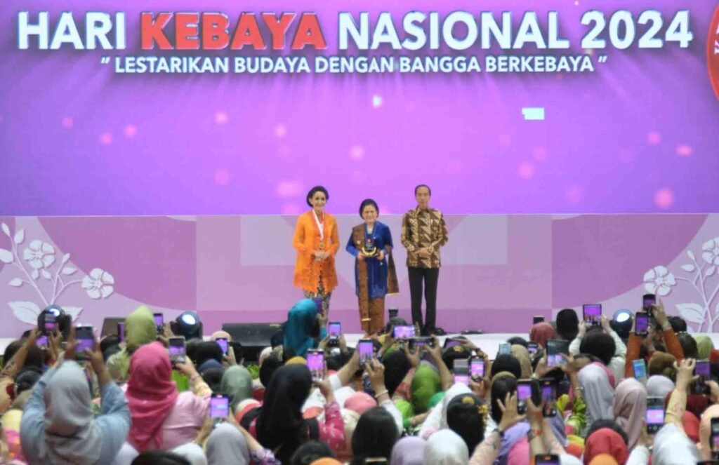 WhatsApp Image 2024 07 25 at 09.28.10 Jokowi Hadiri dan Tetapkan Hari Kebaya Nasional PROKALTIM