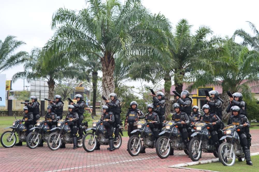 Polres Penajam Paser Utara Gelar Latihan Dalmas Menyambut Pilkada 2024 PROKALTIM 1 WhatsApp Image 2024 07 26 at 08.52.30 Polres Penajam Paser Utara Gelar Latihan Dalmas Menyambut Pilkada 2024 PROKALTIM