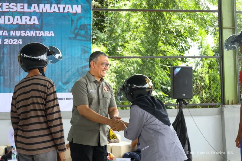 WhatsApp Image 2024 08 01 at 13.34.02 Otorita IKN Gelar Sosialisasi Keselamatan Berkendara dan Bagikan Helm Gratis di Sepaku PROKALTIM