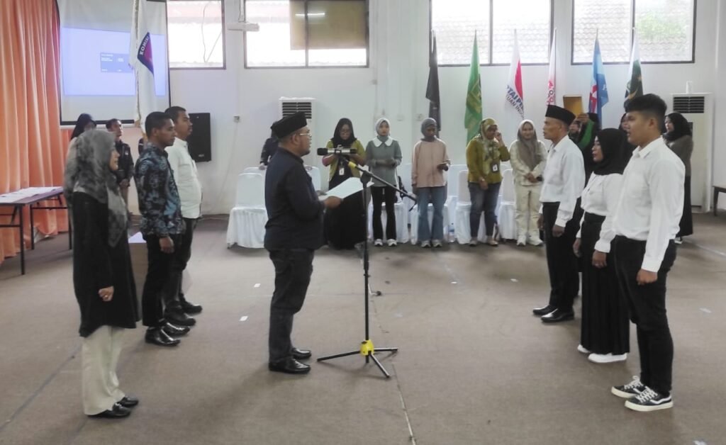 WhatsApp Image 2024 08 13 at 21.51.41 PAW 3 Anggota PPS, KPU Balikpapan Lantik Tiga Anggota PPS Baru PROKALTIM