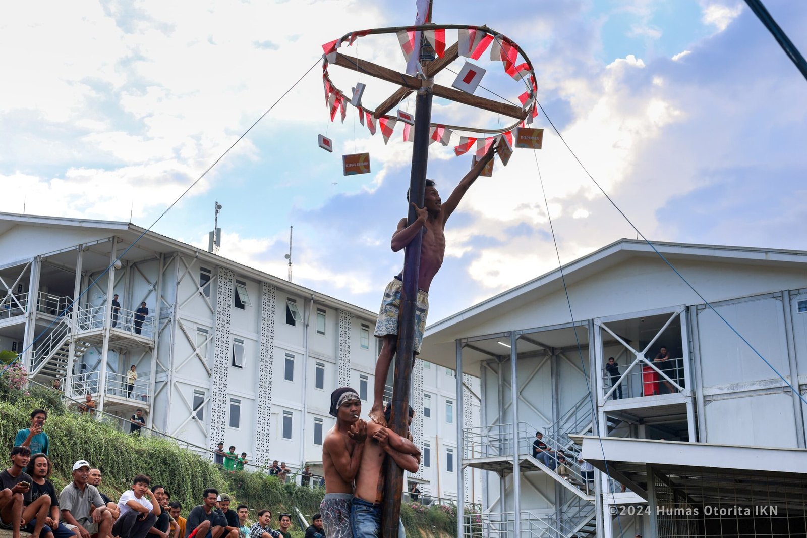 Kemeriahan Kegiatan Lomba 17 Agustus di Kawasan Hunian Pekerja Konstruksi