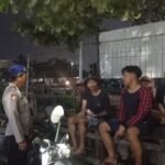 Sat Polair Polres Bontang Sambangi Warga Pesisir, Sampaikan Imbauan Pilkada Damai dan Waspada Hoaks