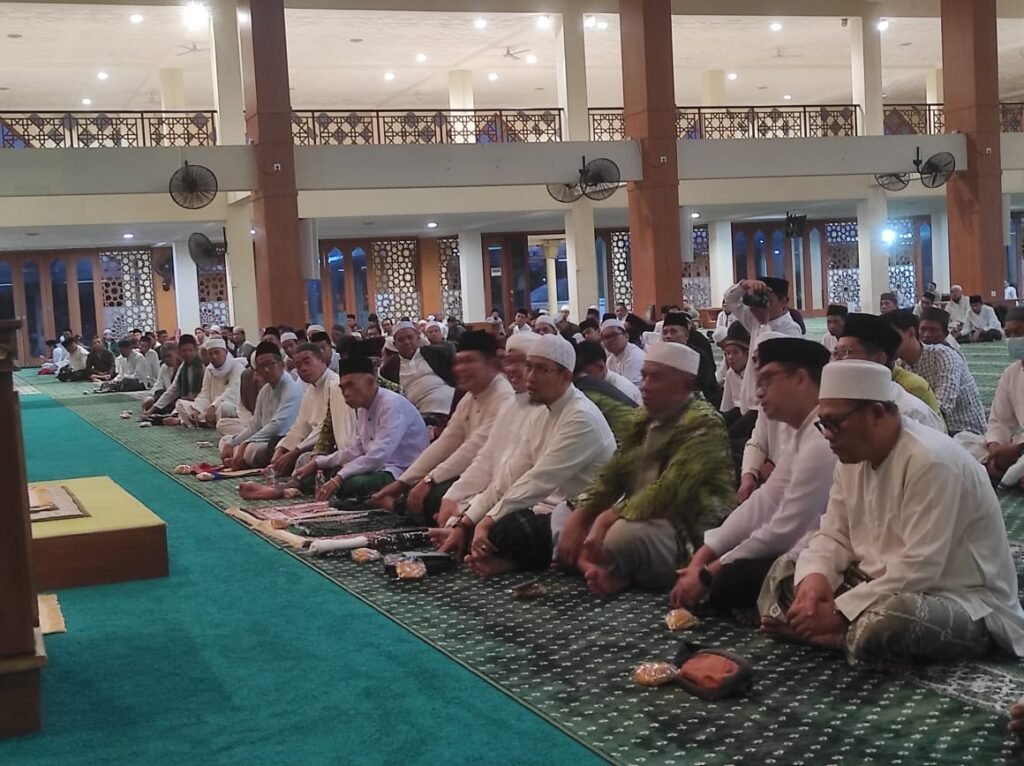 WhatsApp Image 2024 08 24 at 23.11.27 DMI Kota Balikpapan Launching Sholat Subuh Berjamaah Siswa-siswi MAN, MTSN 1 dan MTSN 2 Balikpapan di Islamic Center Balikpapan PROKALTIM