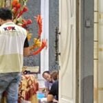 Breaking News! KPK Datangi Rumah Mantan Gubernur Kaltim Awang Faroek 