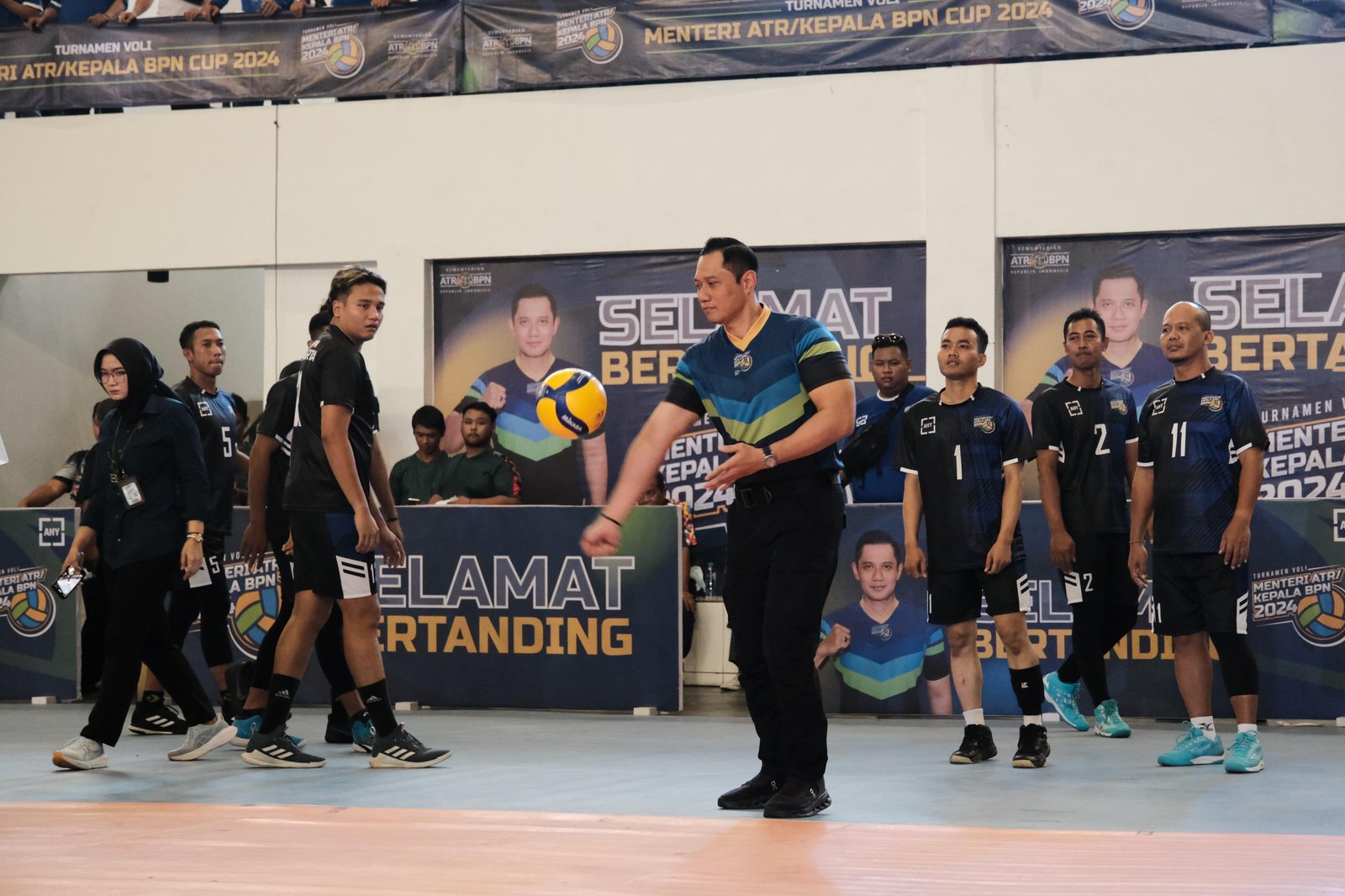 Buka Turnamen Voli Menteri ATR/Kepala BPN Cup 2024, Menteri AHY Berharap Keluarga Besar Kementerian ATR/BPN Semakin Kuat dan Solid