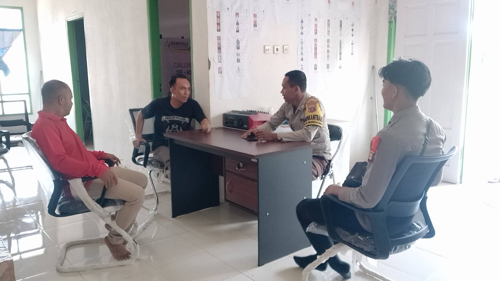 WhatsApp Image 2024 09 03 at 21.12.40 Polsek Muara Kaman Gelar Patroli Dialogis 3 Pilar untuk Menjaga Keamanan Jelang Pemilu 2024 PROKALTIM