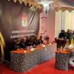 Pengamanan Pendaftaran Bakal Pasangan Calon Bupati dan Wakil Bupati Mahulu pada Pilkada 2024 Berjalan Kondusif