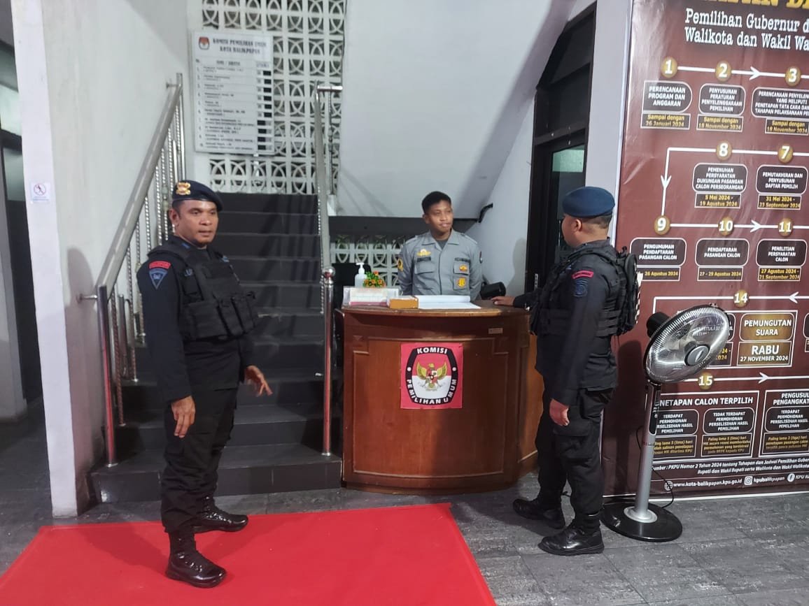WhatsApp Image 2024 09 06 at 12.57.33 Pilkada 2024, Batalyon A Brimob Kaltim Tingkatkan Pengamanan KPU dan Bawaslu Kota Balikpapan PROKALTIM