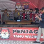 Kegiatan Bersama Patroli Polwan Samapta Polda Kaltim dengan Ka satgas Humas OMP Manutung Polresta Balikpapan di Kantor KPUD Balikpapan