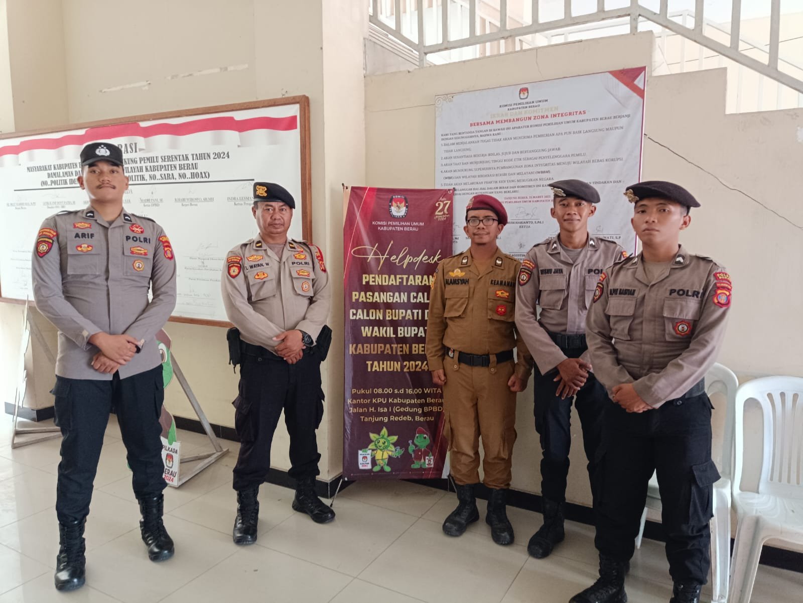 Polres Berau Laksanakan Patroli Bersama Brimob BKO Polda Kaltim di Kantor Bawaslu dan KPU