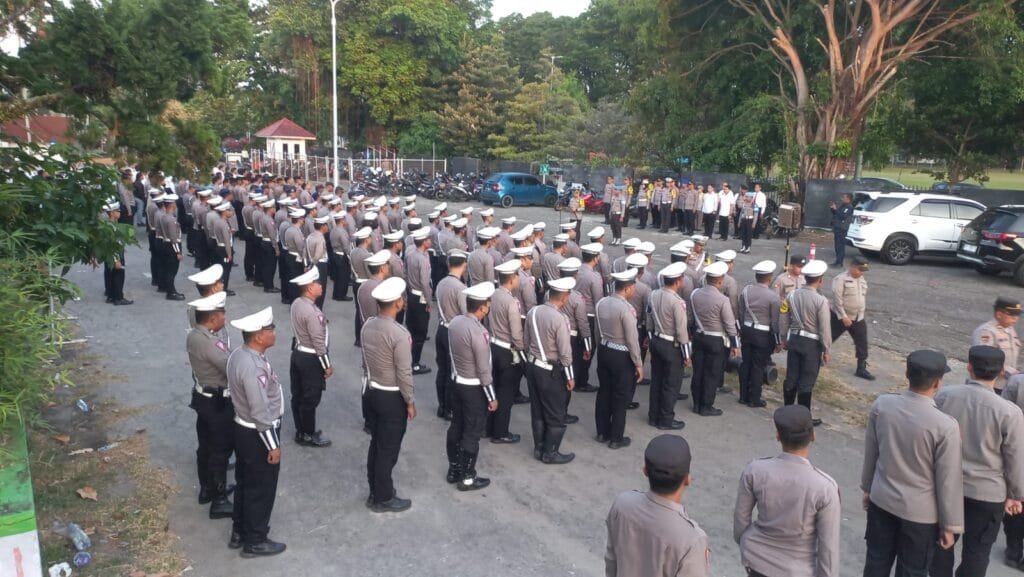 WhatsApp Image 2024 09 25 at 19.47.46 Ratusan Personel Polresta Balikpapan Siap Amankan Pengundian Nomor Urut Paslon Pilkada di Kantor KPUD Balikpapan PROKALTIM