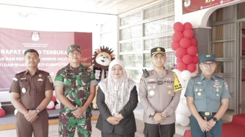 WhatsApp Image 2024 09 25 at 20.05.13 Polres Kutai Timur Amankan Pengundian dan Penetapan Nomor Urut Paslon Bupati dan Wakil Bupati di KPU Kabupaten Kutai Timur PROKALTIM