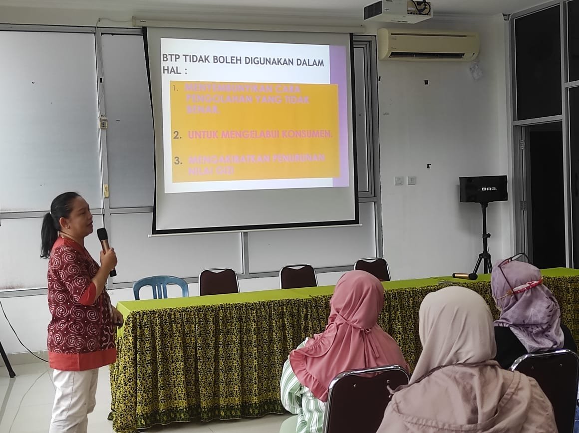 Pemkot Balikpapan Menggelar Pembinaan Para PKL untuk Memberikan Jaminan Keamanan Pangan