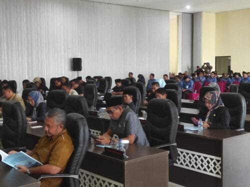WhatsApp Image 2024 10 01 at 21.22.22 Rapat Paripurna DPRD Balikpapan, Pjs Wali Kota Balikpapan Sampaikan Nota Keuangan Raperda APBD Balikpapan 2025 PROKALTIM