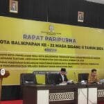 Rapat Paripurna DPRD Balikpapan, Pjs Wali Kota Balikpapan Sampaikan Nota Keuangan Raperda APBD Balikpapan 2025