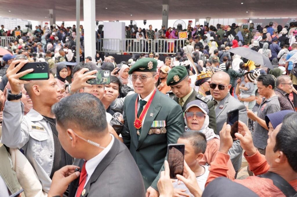 WhatsApp Image 2024 10 06 at 16.16.54 Bersama Presiden Jokowi dan Menteri Kabinet Indonesia Maju, Menteri AHY Hadiri Upacara Peringatan HUT TNI Ke-79 di Monas PROKALTIM