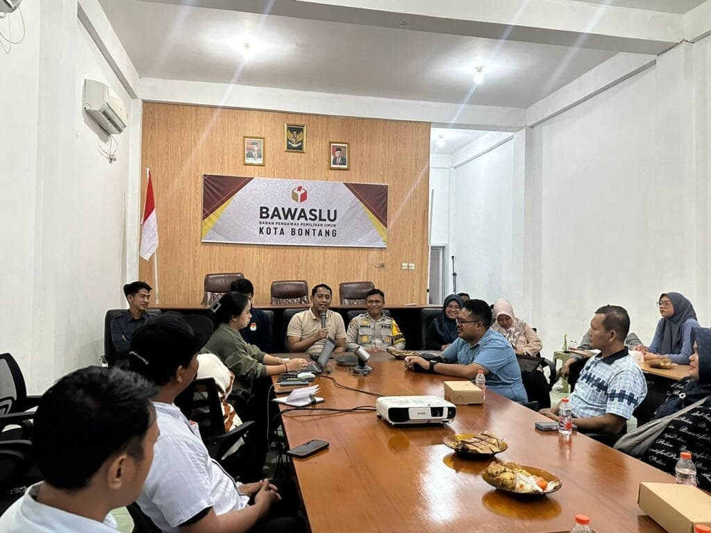 WhatsApp Image 2024 10 07 at 19.22.18 Kabag Ops Polres Bontang hadiri Rapat Koordinasi Penertiban Administrasi Kampanye Pilkada 2024 di Bontang PROKALTIM