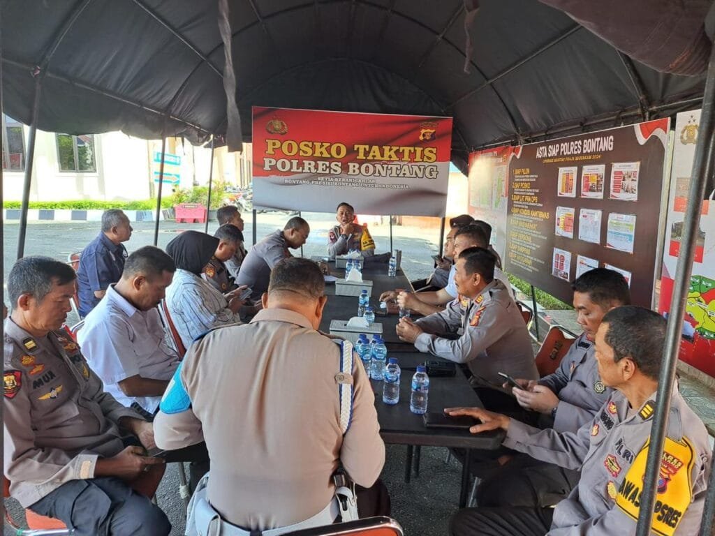 WhatsApp Image 2024 10 07 at 19.23.40 Kapolres Bontang Pimpin Anev Operasi Mantap Praja di Posko Taktis Polres Bontang PROKALTIM