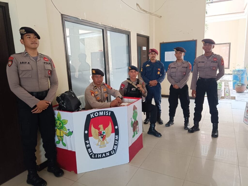 WhatsApp Image 2024 10 11 at 13.55.19 Polres Berau dan Brimob BKO Polda Kaltim Gelar Patroli Bersama di Kantor Bawaslu dan KPU PROKALTIM