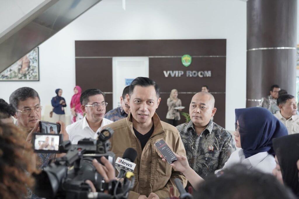 WhatsApp Image 2024 10 11 at 19.21.16 Tiba di Kota Balikpapan, Menteri AHY Menuju IKN untuk Peresmian dan Penyerahan Sertipikat Istana Negara dan Istana Garuda PROKALTIM