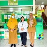 Midtown Xpress Balikpapan Berkunjung ke Puskesmas Damai, Bersama Dokter Sambut Hari Dokter Nasional