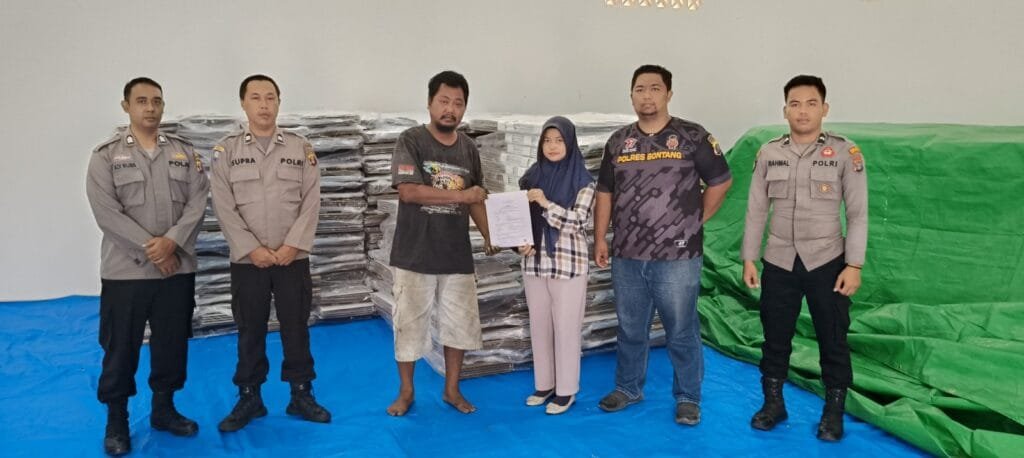 WhatsApp Image 2024 10 27 at 11.24.53 Pengamanan Kedatangan Logistik Pilkada Serentak di KPU Kota Bontang Berjalan Aman PROKALTIM