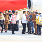 Pj Bupati Zainal Arifin Sambut Pendaratan Perdana Presiden di Bandara VVIP