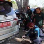 Proses uji emisi kendaraan dinas milik pemerintah daerah PPU.