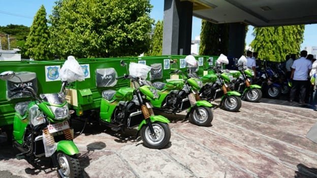 Armada pengangkut sampah yang akan didistribusikan DLH ke desa/kelurahan.(Ist)