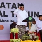 Pj Bupati Muhammad Zainal Arifin memimpin upacara peringatan Hari Santri Nasional 2024.