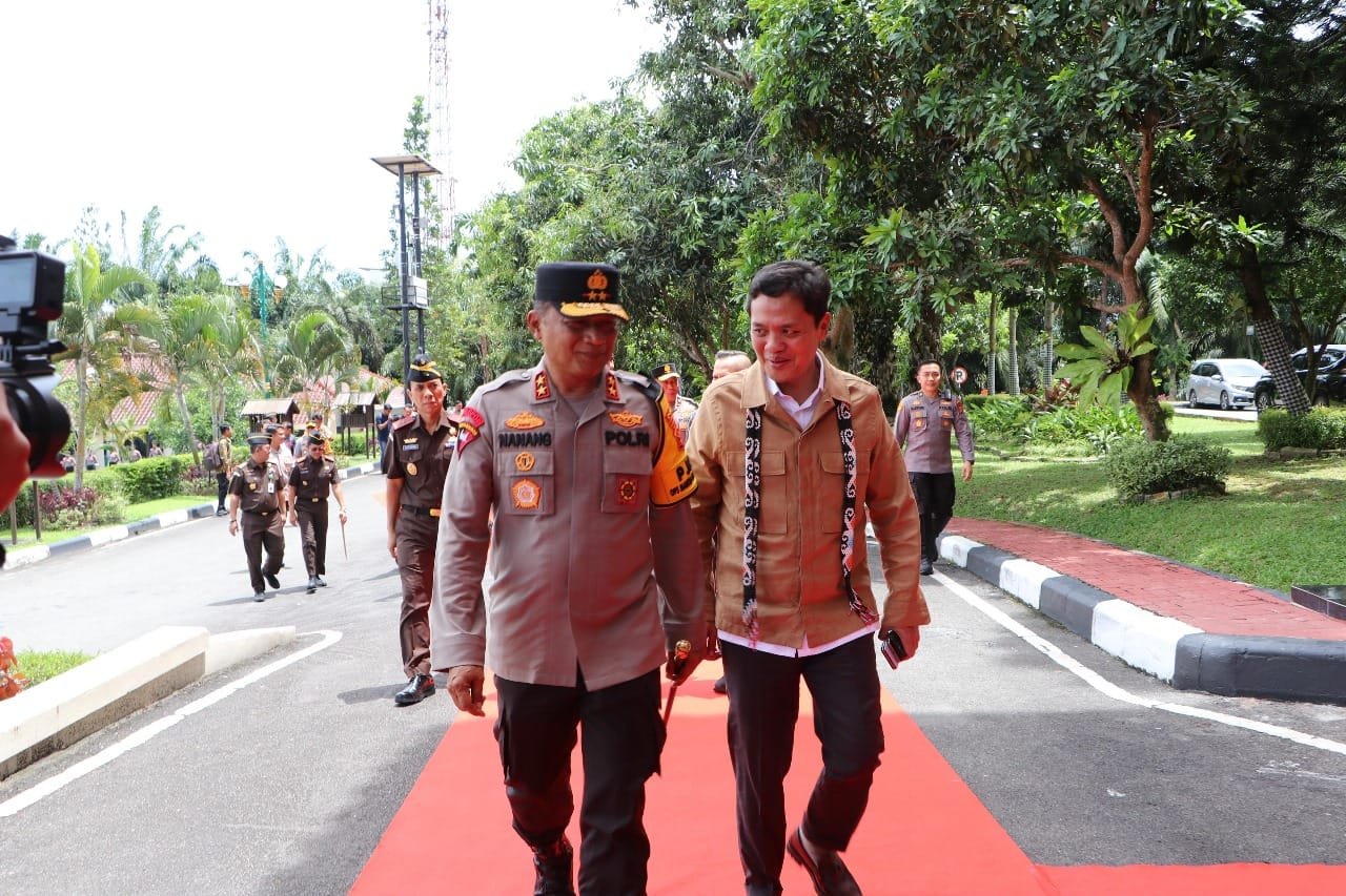 WhatsApp Image 2024 11 01 at 19.55.16 Polda Kaltim Sambut Kunjungan Rombongan Komisi III DPR RI, Fokus pada Sinergi dan Koordinasi Kamtibmas PROKALTIM