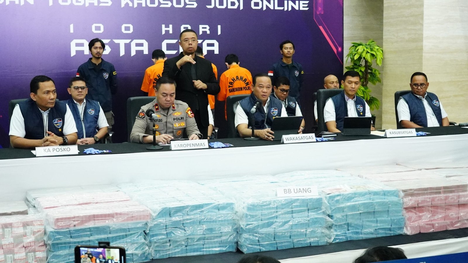WhatsApp Image 2024 11 02 at 20.49.16 scaled Sita Rp78,1 Miliar dari Judol Internasional, Komitmen Polri atas Asta Cita Presiden Prabowo PROKALTIM