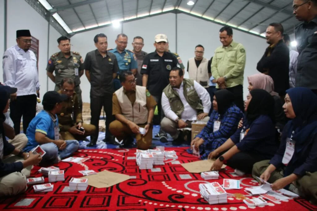 WhatsApp Image 2024 11 12 at 15.40.46 Pjs Wali Kota Balikpapan: Logistik Semua Sudah Lengkap dan Sedang Proses Pelipatan Surat Suara PROKALTIM