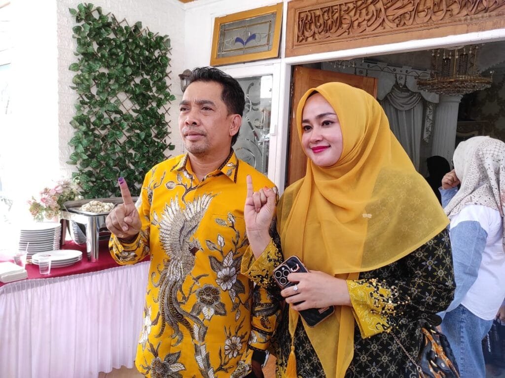 WhatsApp Image 2024 11 27 at 16.52.14 Ketua DPRD Alwi Nyoblos di TPS 031 Baru Tengah, Himbau Jangan Golput PROKALTIM