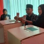 Pulang Umrah, Rudy Mas’ud Langsung Nyoblos di Kota Balikpapan