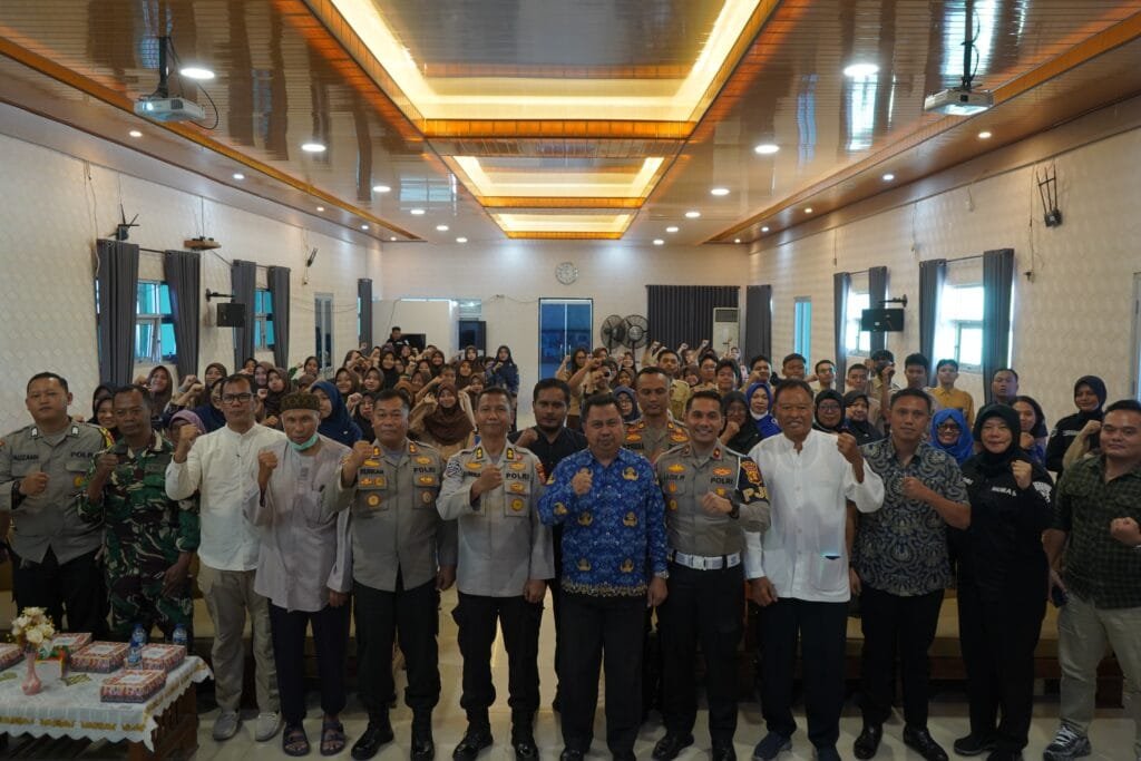 WhatsApp Image 2024 11 29 at 21.39.20 Polda Kaltim Perkuat Sinergi dengan Pelajar melalui Program Jumat Curhat di SMKN 2 Balikpapan PROKALTIM