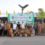 Pj Gubernur Akmal Malik dan Pj Bupati Muhammad Zainal Arifin saat peluncuran Gerakan Gemar Menanam Pohon. Senin (11/11/24). (Diskominfo)